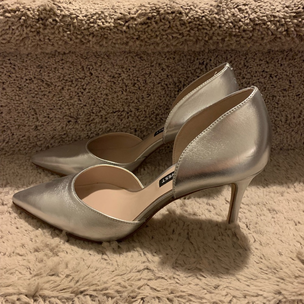 🎉Host Pick🎉 Nine West - Metallic Silver Heels - Picture 6 of 8
